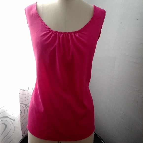 💙Hot pink sequin back tank - Picture 1 of 4